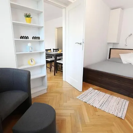 Szálloda Apartments/old Town/sw4/10 *